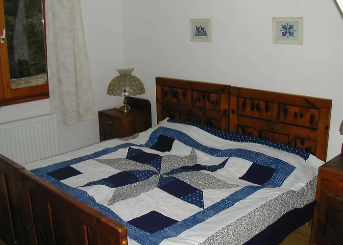 Malom Tanya Panzio *